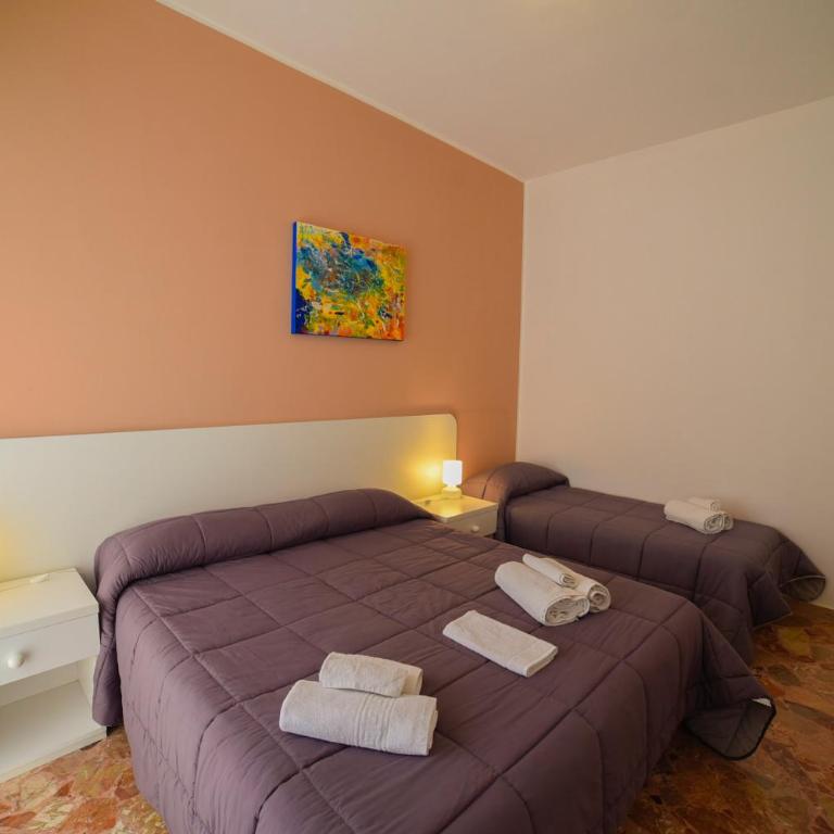 B&B Siracusa Holidays - Triple Room with Private External Bathroom - 12