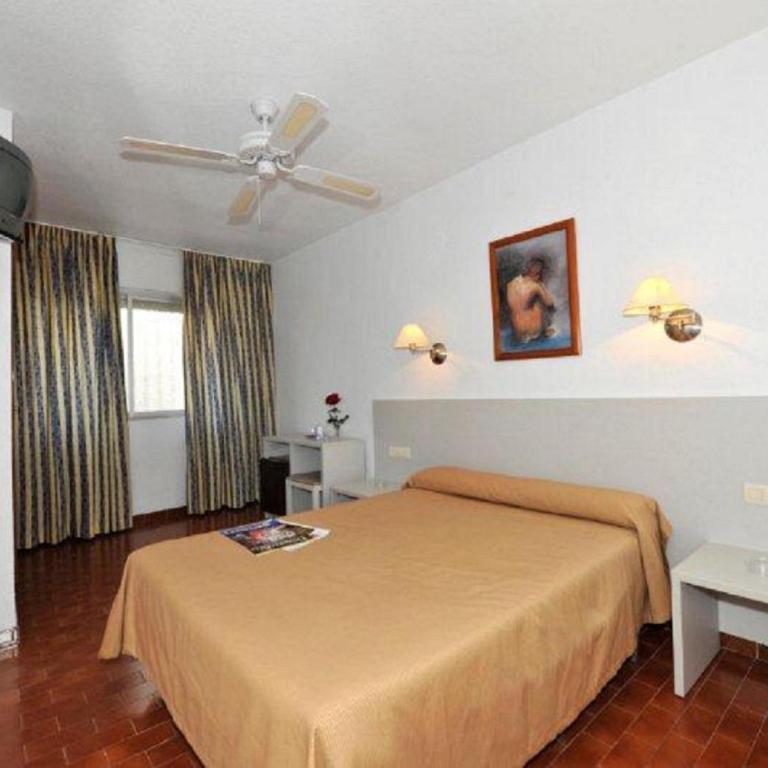 Hostal Velilla - Habitación Doble Estándar - 1 o 2 camas - 1