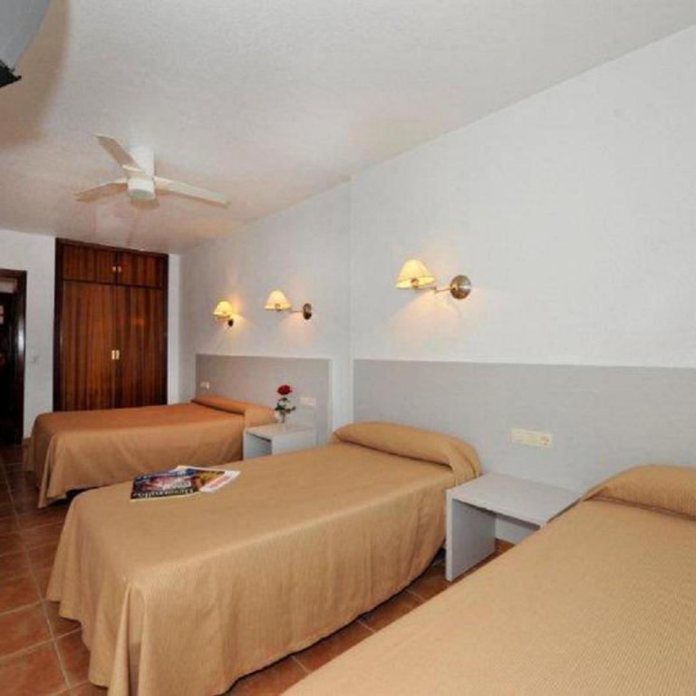 Hostal Velilla - Habitación Triple - 5