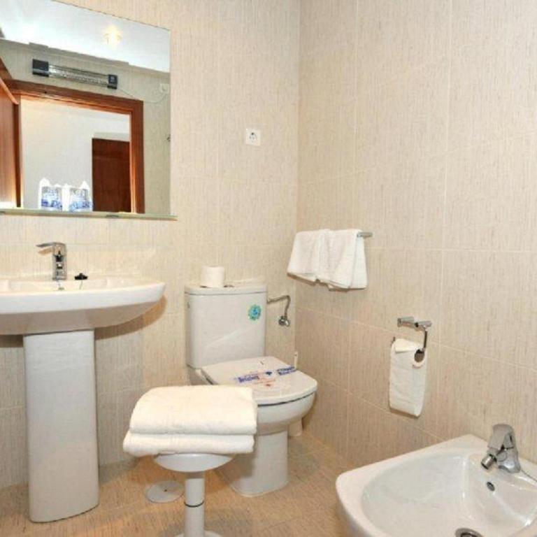 Hostal Velilla - Habitación Doble Estándar - 1 o 2 camas - 3