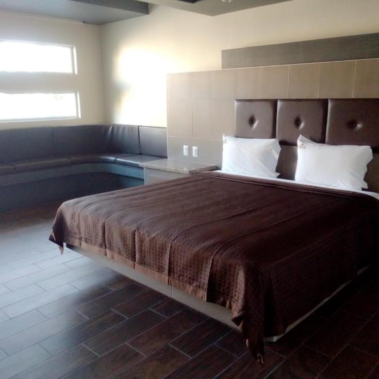 HOTEL AZTECA INN - Suite Deluxe con cama extragrande - 4