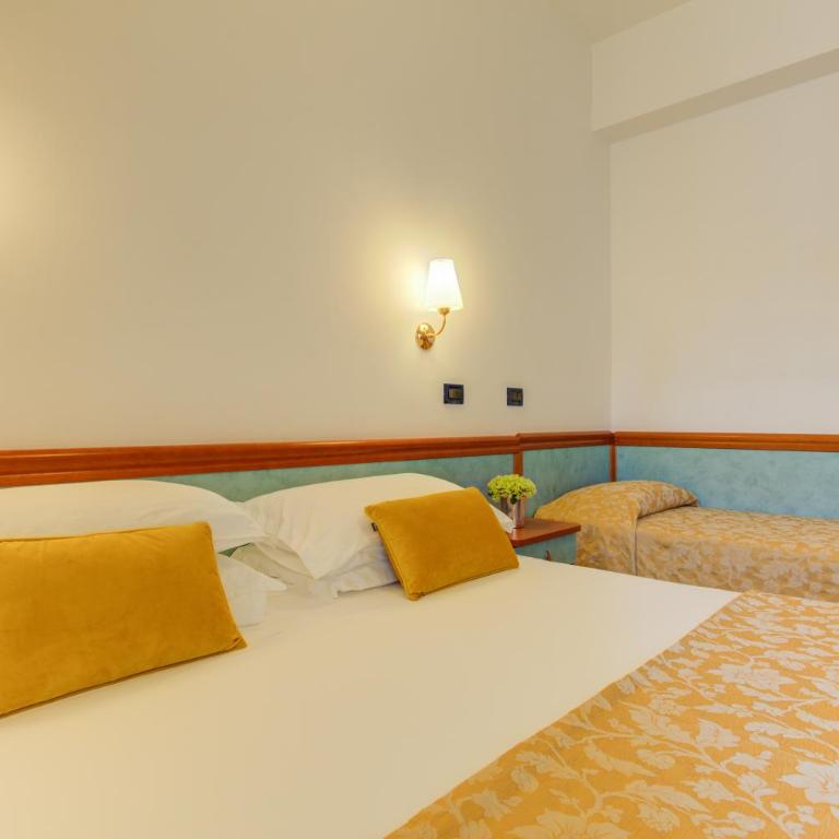 Hotel Nanni - Camera Superior Matrimoniale/Doppia con Letti Singoli - 2