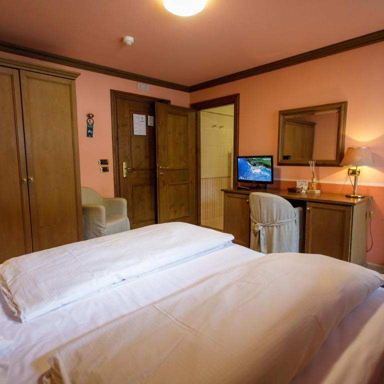 Hotel Compagnoni - Camera Standard Matrimoniale/Doppia con Letti Singoli con Balcone - 1