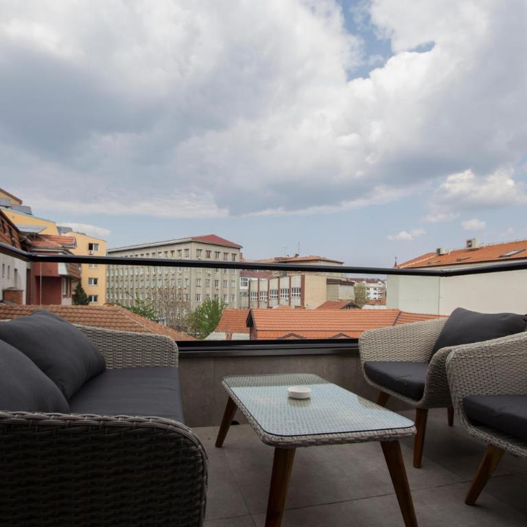 BOUTIQUE 25h by Eva stay 018 - Trokrevetna Soba sa Terasom - 2