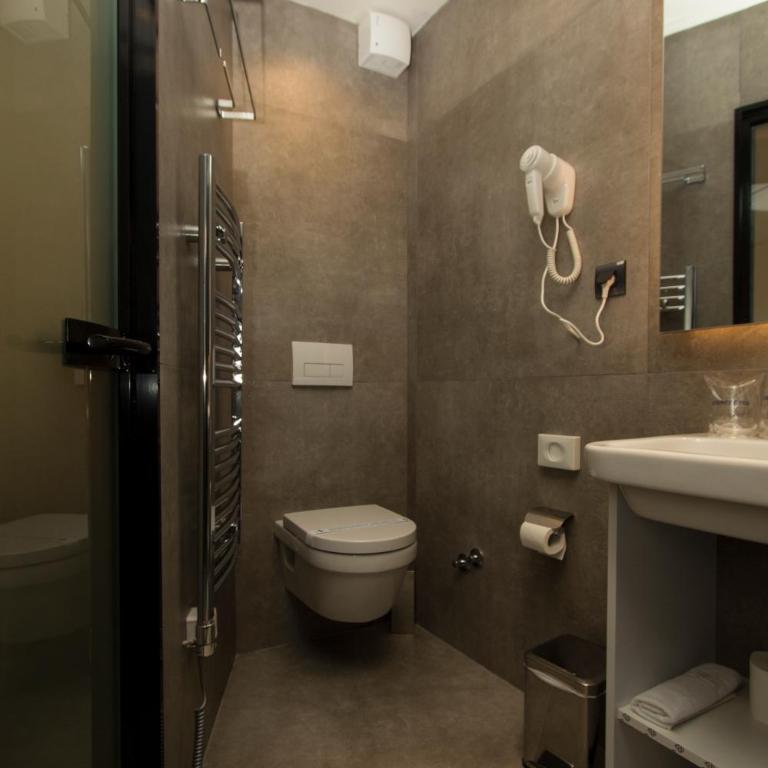 BOUTIQUE 25h by Eva stay 018 - Deluks Dvokrevetna Soba sa Bračnim Krevetom/Zasebnim Krevetima i Balkonom - 13