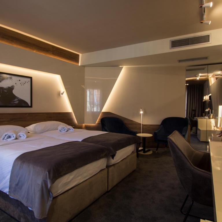 BOUTIQUE 25h by Eva stay 018 - Deluks Dvokrevetna Soba sa Bračnim Krevetom/Zasebnim Krevetima i Balkonom - 12