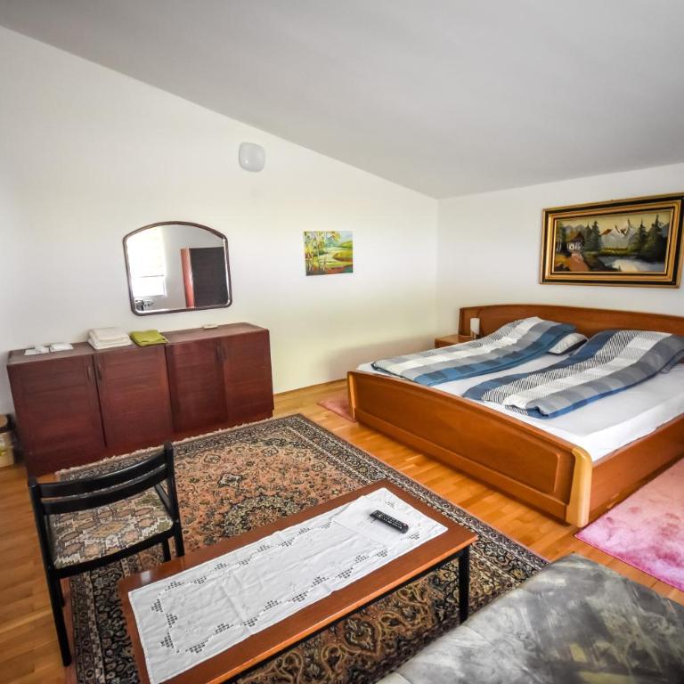 Villa Old Town - Dvokrevetna Soba sa Bračnim Krevetom i Sopstvenim Kupatilom - 2