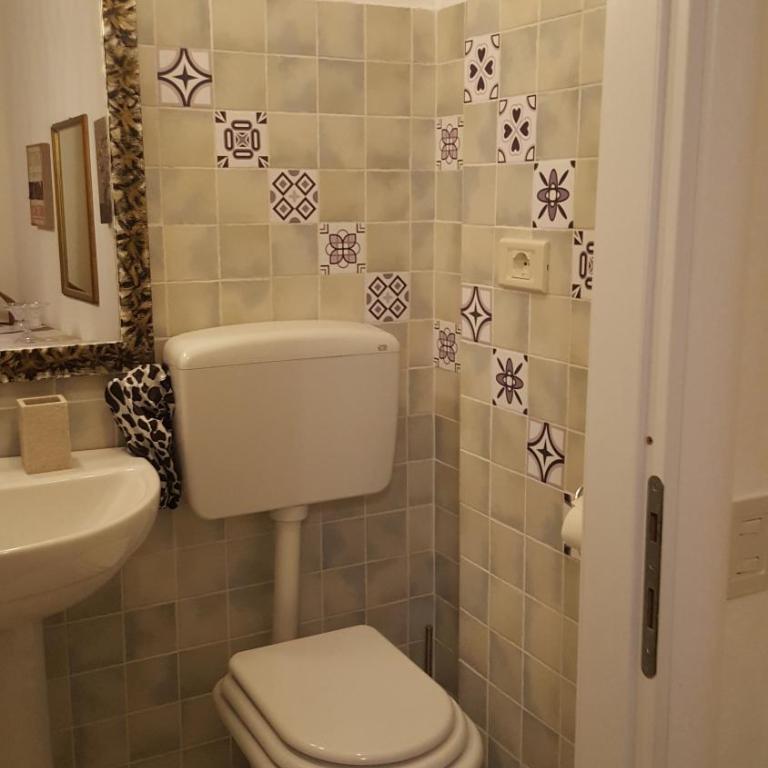Da Adriana Guesthouse - Camera Matrimoniale con Bagno Privato - 4