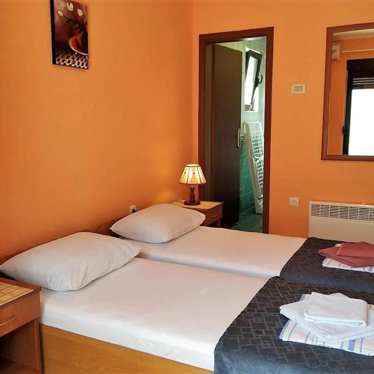 Villa Budvanka Guesthouse - Twin Room with Terrace - 5
