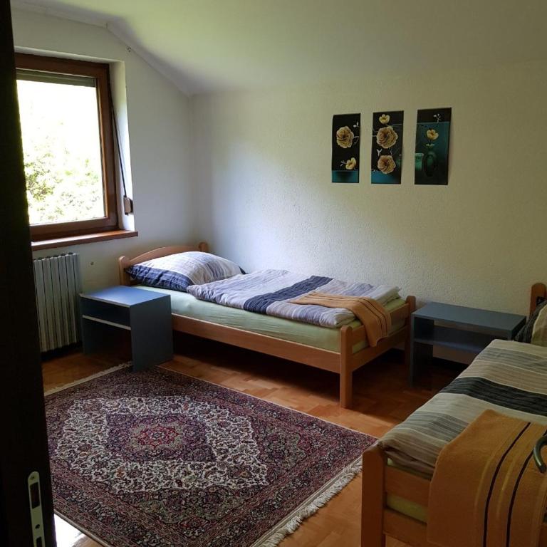 Visoko Homestay - Niskobudžetna Dvokrevetna Soba sa Zasebnim Krevetima - 4