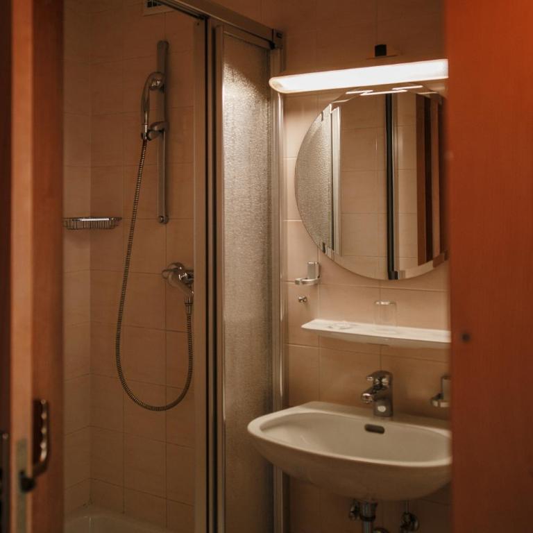 Hotel Vier Jahreszeiten - Grand Classic Einzelzimmer - 4