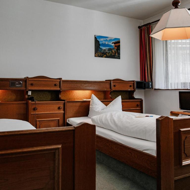 Hotel Vier Jahreszeiten - Standard Doppel- oder Zweibettzimmer - 2