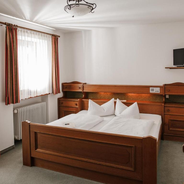 Hotel Vier Jahreszeiten - Standard Plus Doppelzimmer - 3