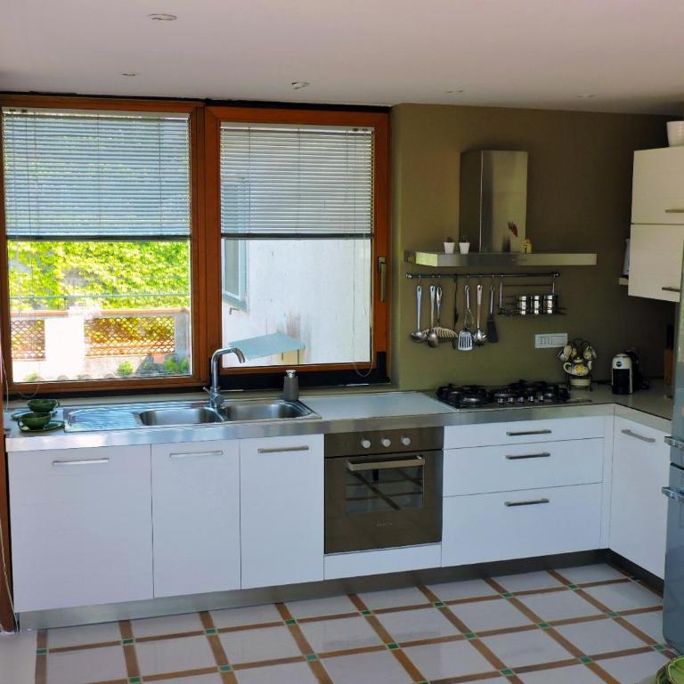 Loris House - Two-Bedroom House - 4