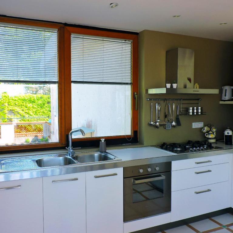 Loris House - Two-Bedroom House - 5