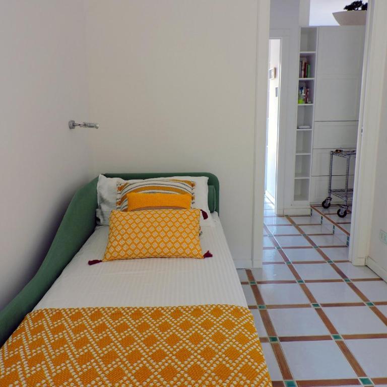 Loris House - Two-Bedroom House - 13