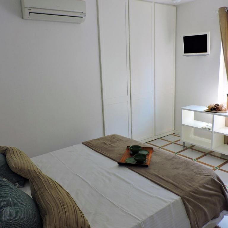Loris House - Two-Bedroom House - 9