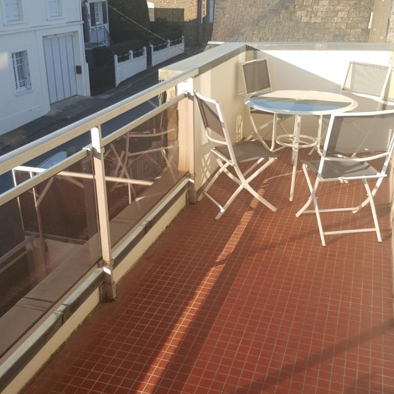 Très bel appartement centre ville 2 mn plages et marché - Apartment mit Terrasse - 11