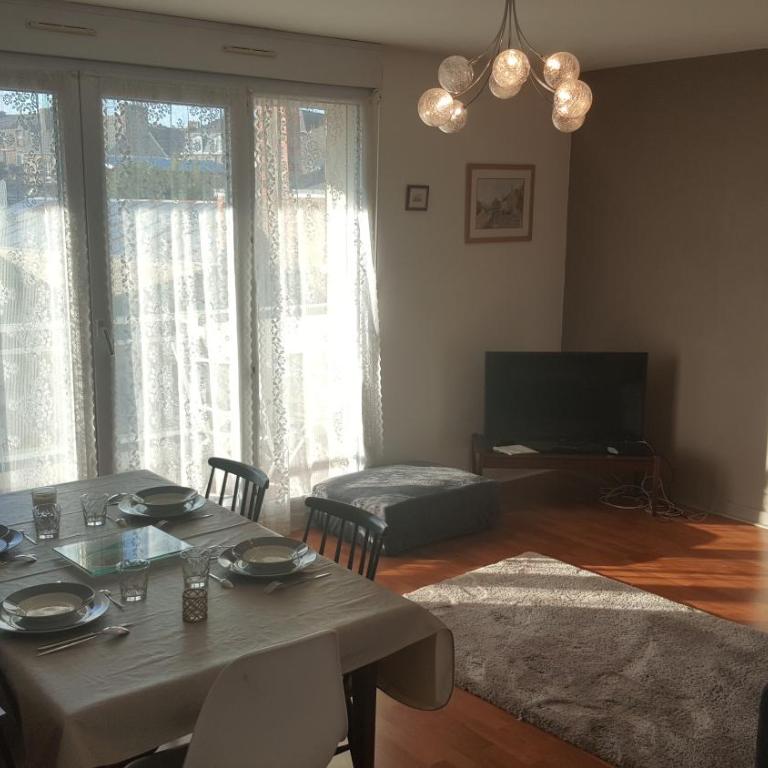 Très bel appartement centre ville 2 mn plages et marché - Apartment mit Terrasse - 6