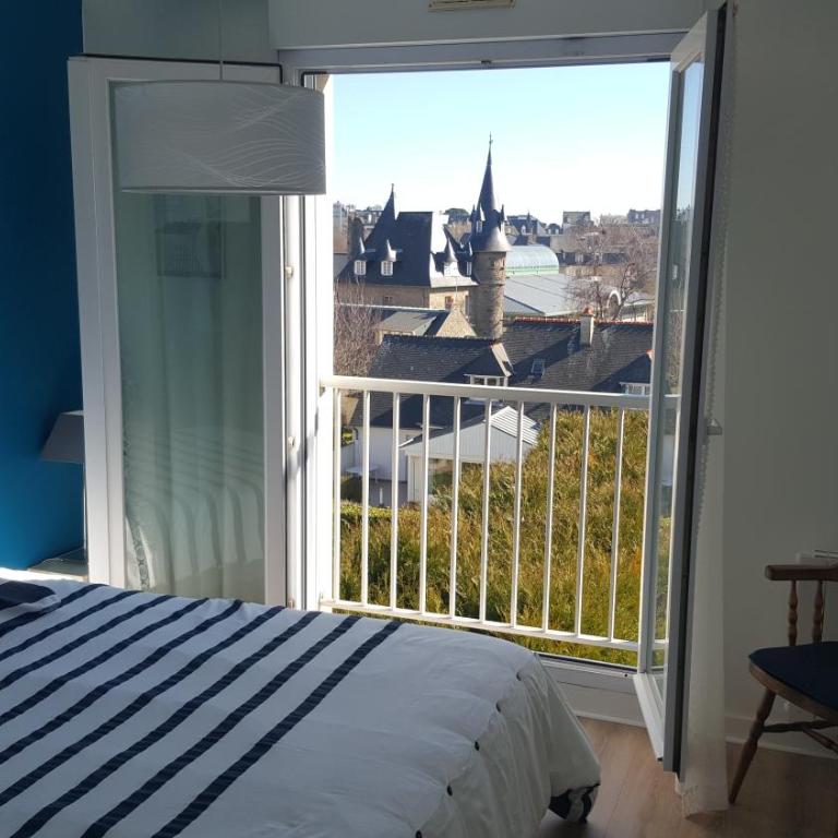 Très bel appartement centre ville 2 mn plages et marché - Apartment mit Terrasse - 15
