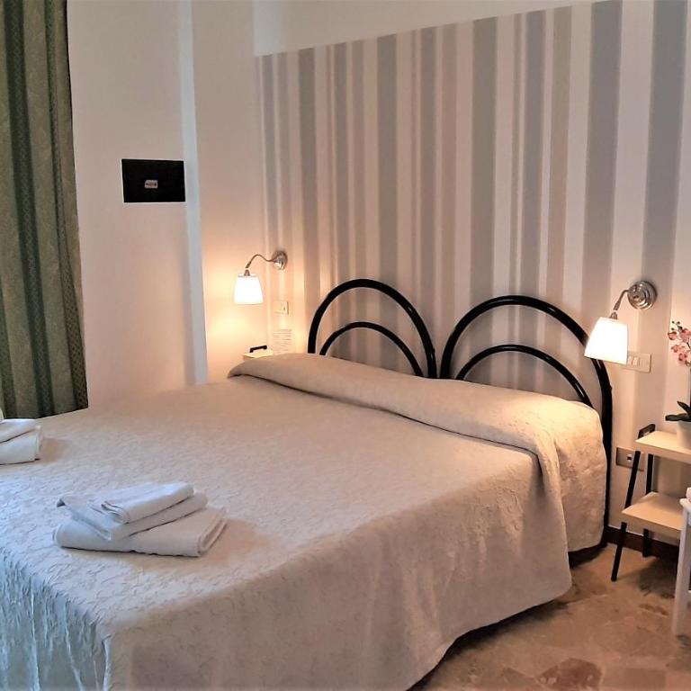 Hotel Eugenio - Camera Tripla con Bagno Privato - 3