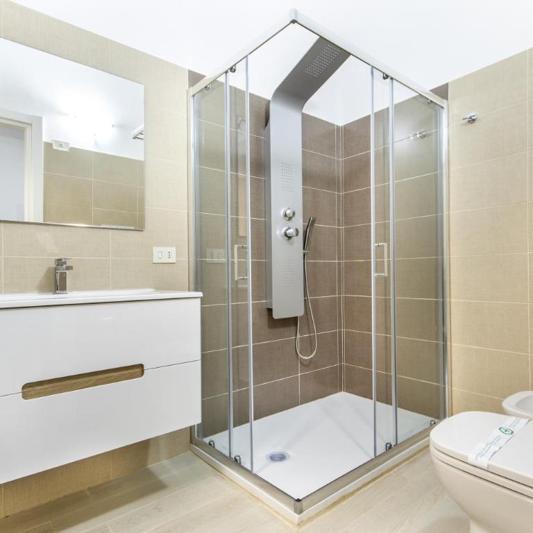 IN CENTRO ROOMS Vicino Cefalù SELF-CHEK-IN - Quintuple Room with Private Bathroom - 3