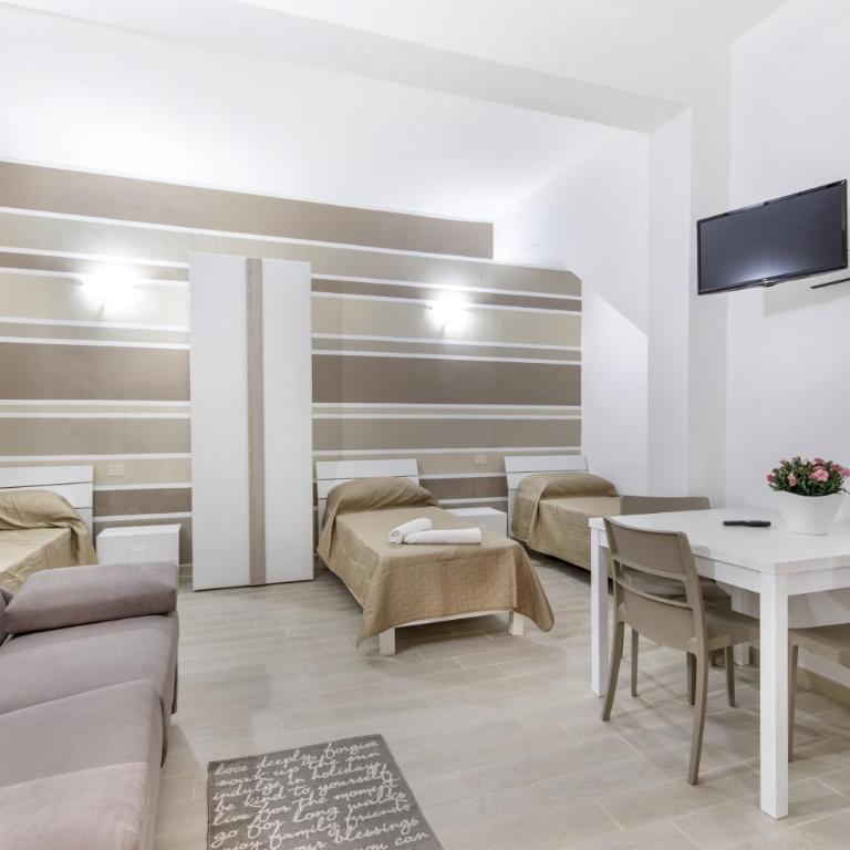 IN CENTRO ROOMS Vicino Cefalù SELF-CHEK-IN - Quintuple Room with Private Bathroom - 1
