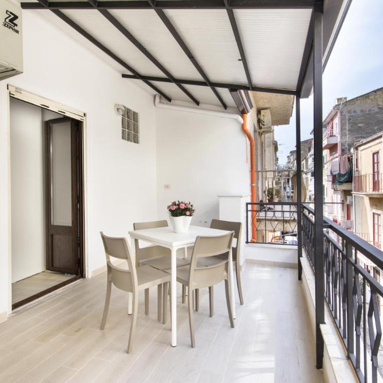IN CENTRO ROOMS Vicino Cefalù SELF-CHEK-IN - Triple Room with Terrace - 5