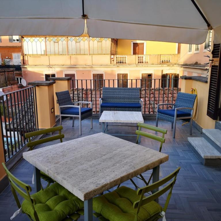 President Gardens - Camera Familiare con Balcone - 4