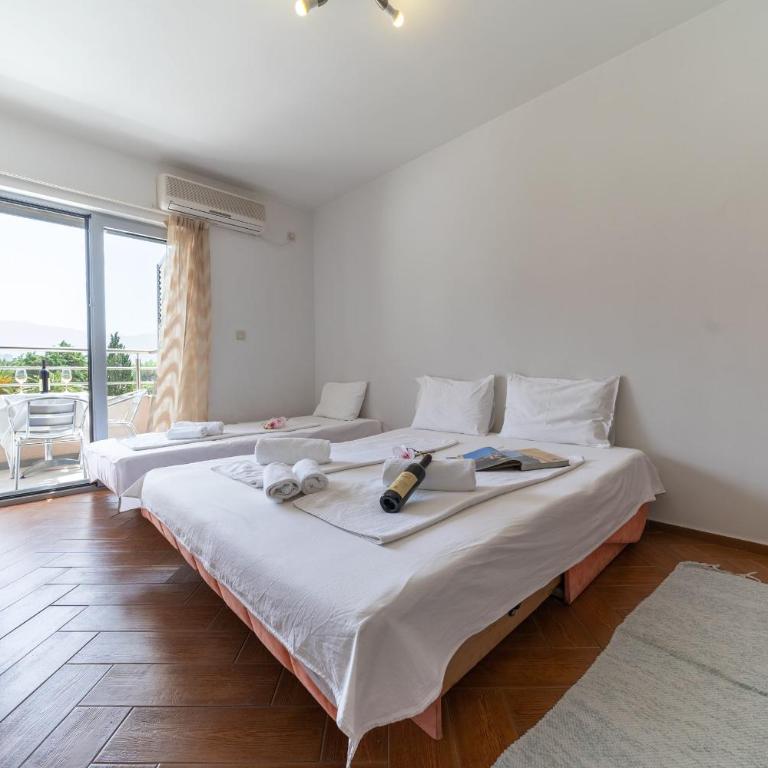 SMS Apartments - Standard Triple Studio - 18