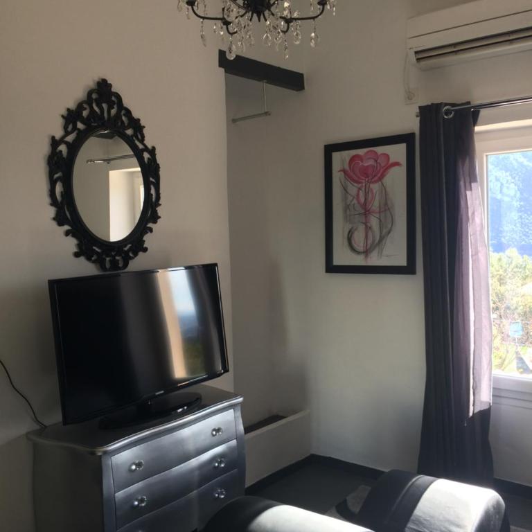 LA PARENTHESE AMOUREUSE - Suite avec Baignoire Spa - 17