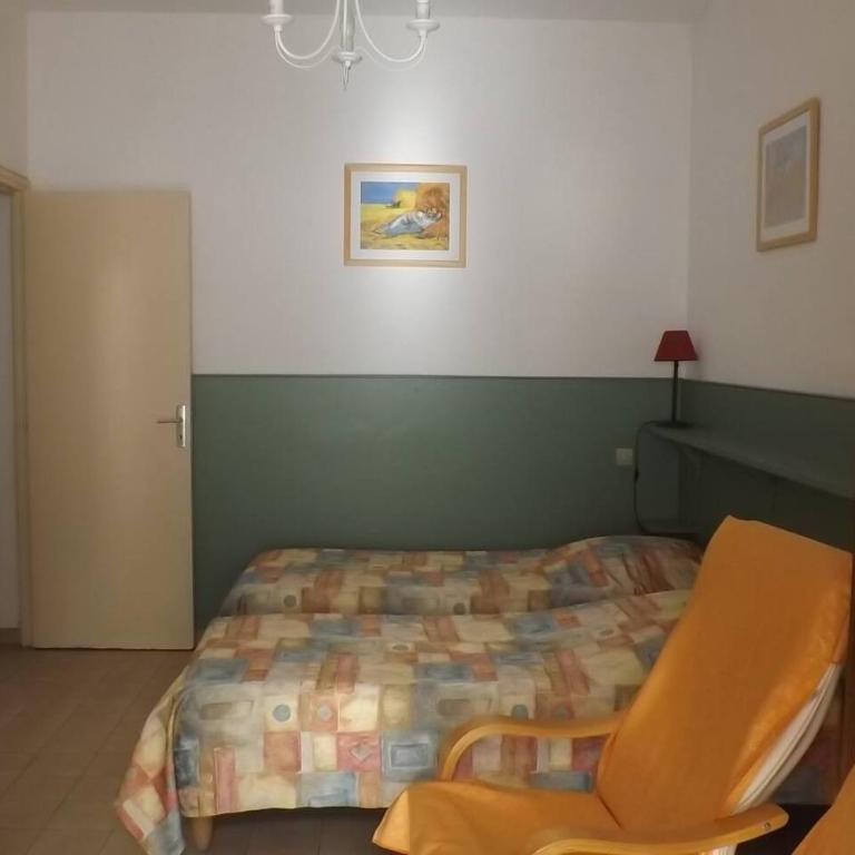 Studio n°4 agréable avec terrasse, bien situé - Studio - 5