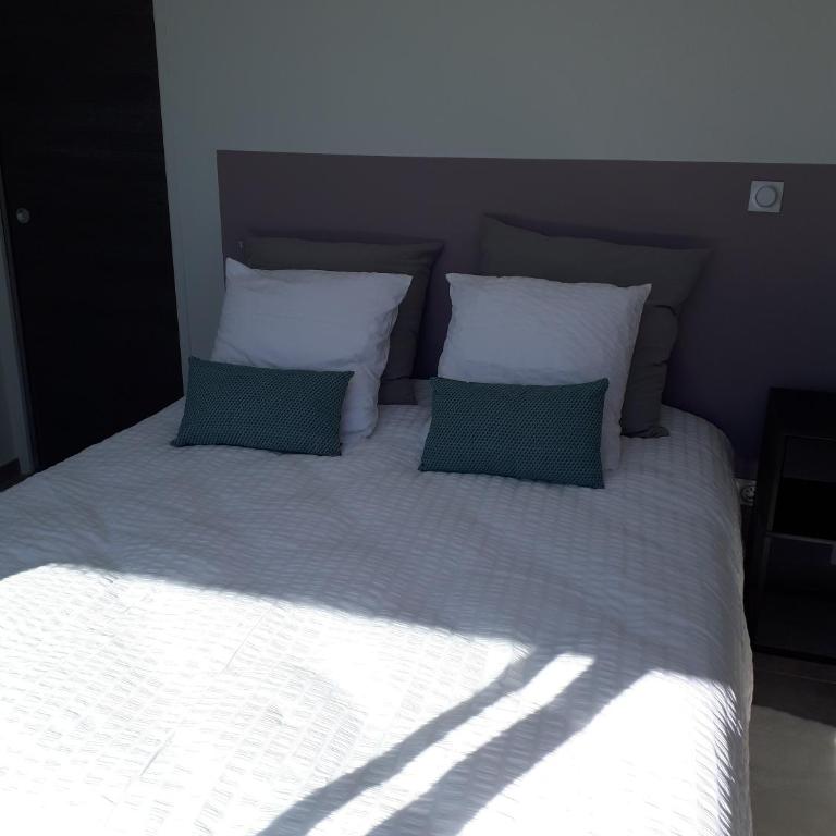 Le Plein Soleil - Chambre Lit King-Size - Vue sur Piscine - 5