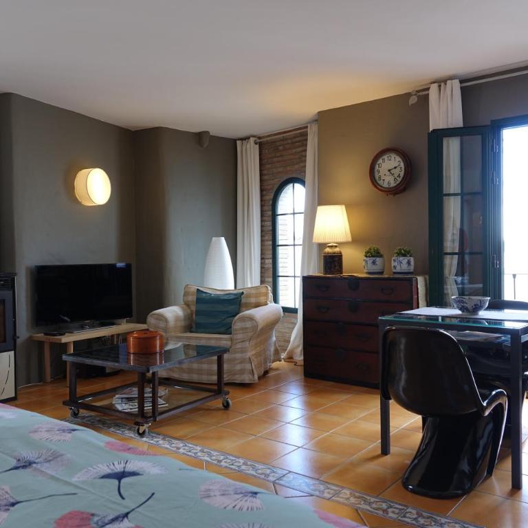 Competa Suites - Estudio Deluxe con cama grande - 16