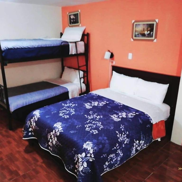Hostal Mariscal Sucre - Habitación Familiar - 2