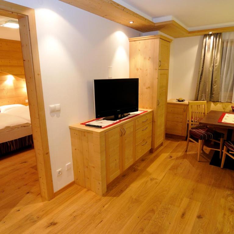 Chalet Regina - Appartamento con 2 Camere da Letto - 2