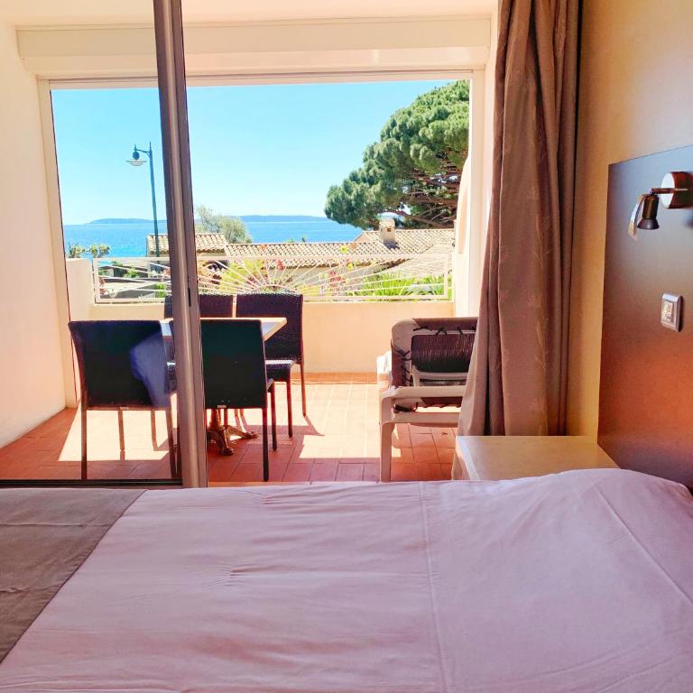 Hôtel Beau Soleil - Suite - Vue sur Mer - 2