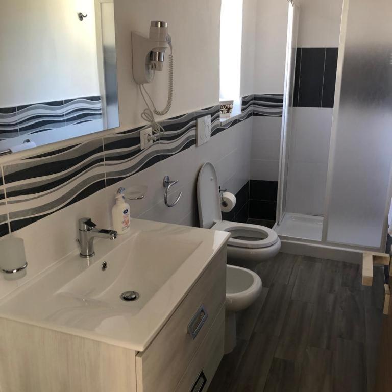 Deluxe Lipari Room - Family Room with Sea View - 13