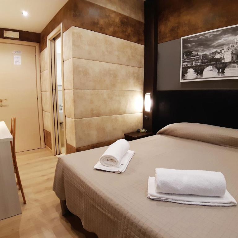 Gialli Vatican Guesthouse - Double Room with Private Bathroom - 2