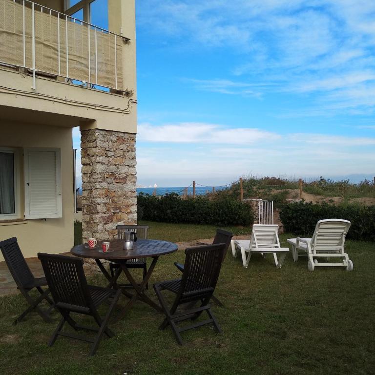 Sea front apartment in Platja Pals with terrace and parking - Apartamento de 3 dormitorios - 56