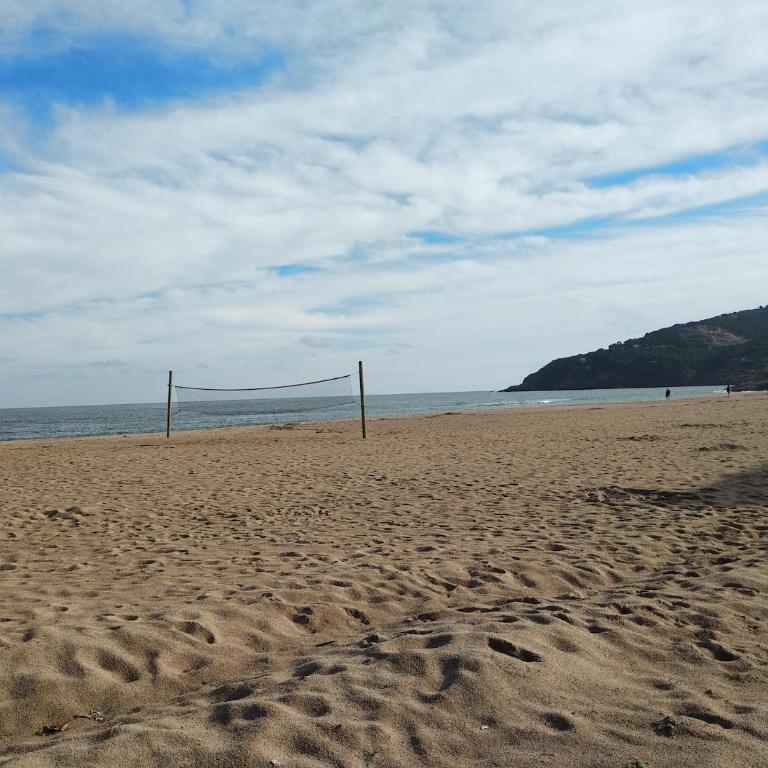 Sea front apartment in Platja Pals with terrace and parking - Apartamento de 3 dormitorios - 60