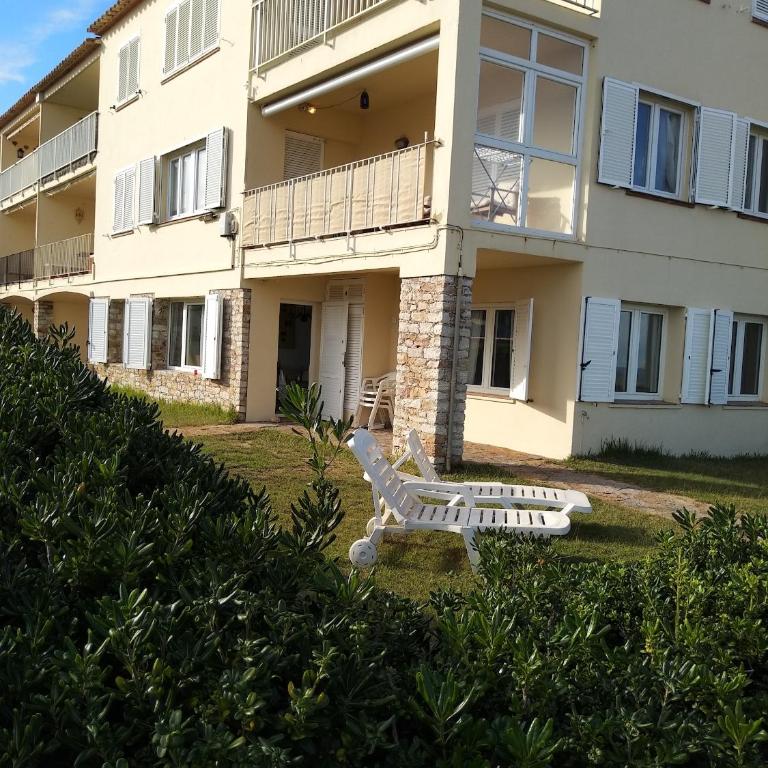 Sea front apartment in Platja Pals with terrace and parking - Apartamento de 3 dormitorios - 65