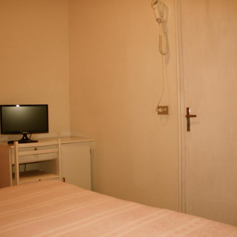 Albergo Villa Dionori - Camera Matrimoniale/Doppia con Letti Singoli - 13