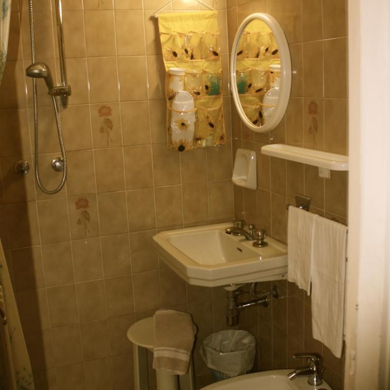 Albergo Villa Dionori - Camera Matrimoniale/Doppia con Letti Singoli - 11