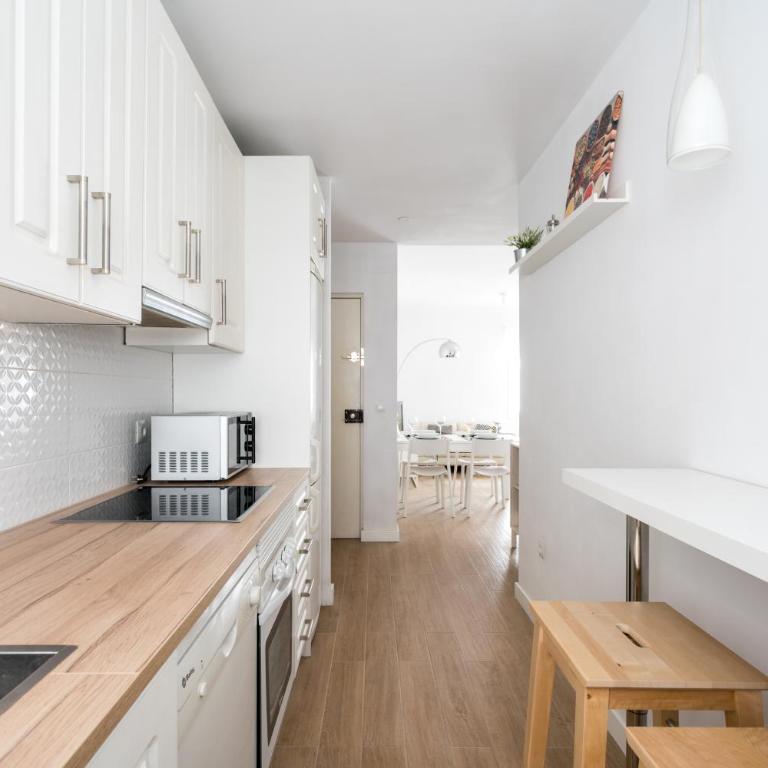 TRIANA 3 Bedrooms & 2 bath Parking Included - Apartamento de 3 dormitorios - 20