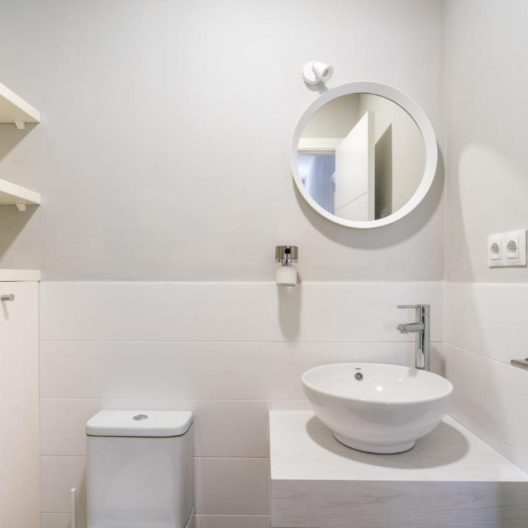 TRIANA 3 Bedrooms & 2 bath Parking Included - Apartamento de 3 dormitorios - 42