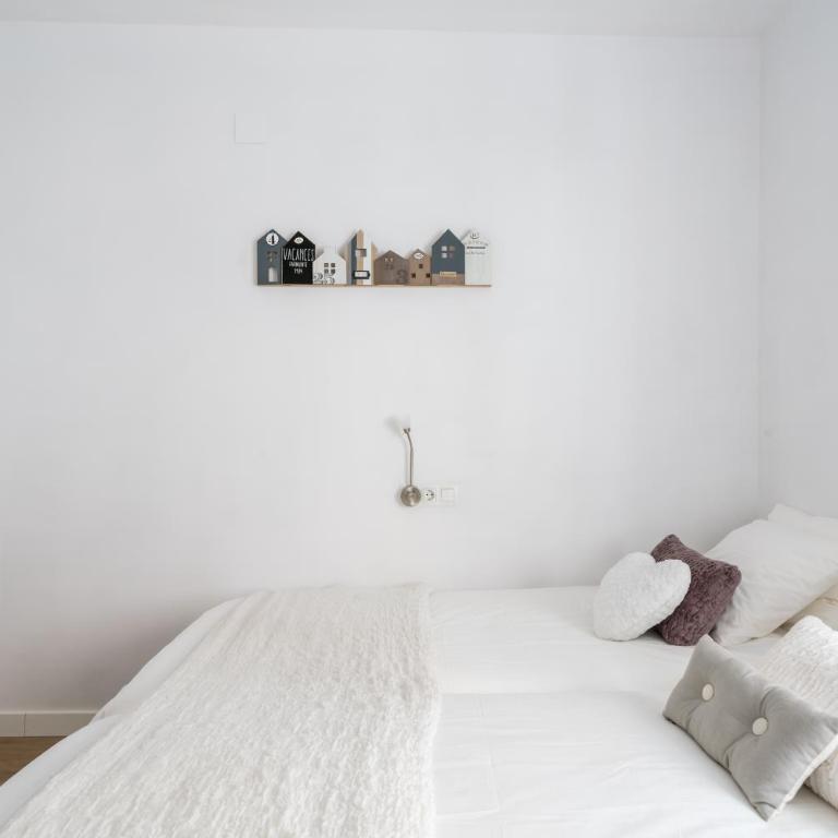 TRIANA 3 Bedrooms & 2 bath Parking Included - Apartamento de 3 dormitorios - 36