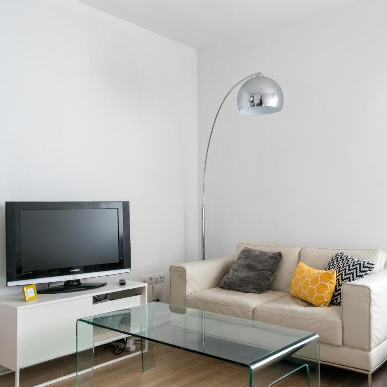 TRIANA 3 Bedrooms & 2 bath Parking Included - Apartamento de 3 dormitorios - 5