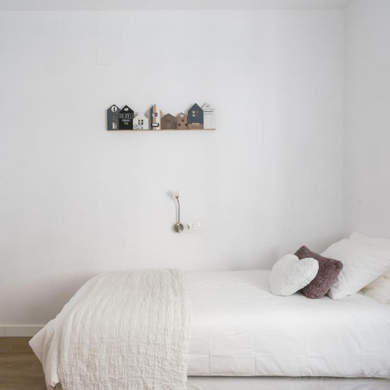 TRIANA 3 Bedrooms & 2 bath Parking Included - Apartamento de 3 dormitorios - 38