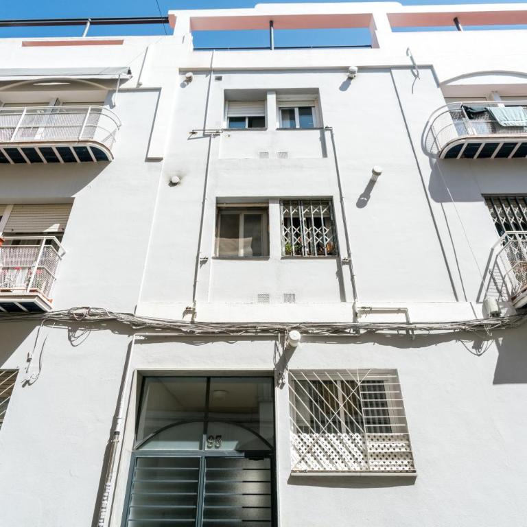 TRIANA 3 Bedrooms & 2 bath Parking Included - Apartamento de 3 dormitorios - 52